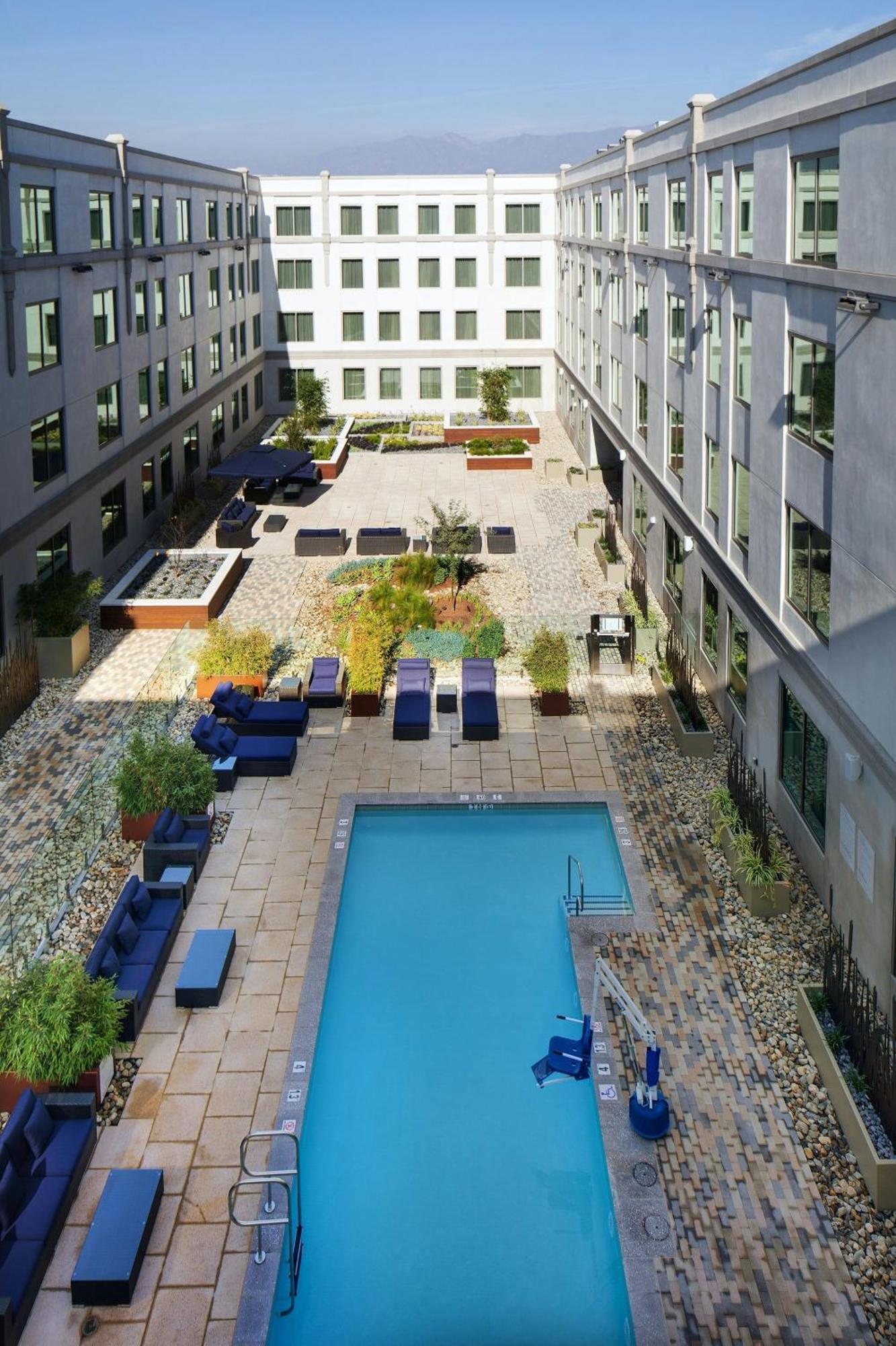 Sheraton Los Angeles San Gabriel Eksteriør billede